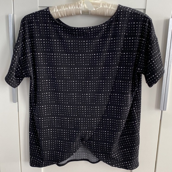 Banana republic women’s blouse. Size XS black and white colour - Picture 4 of 5